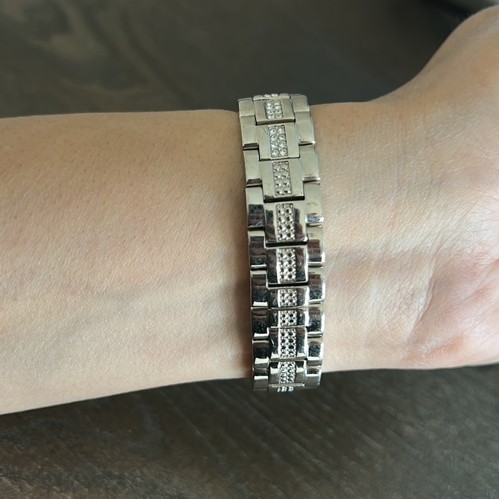 Beautiful Bulova Watch - Picture 3 of 7